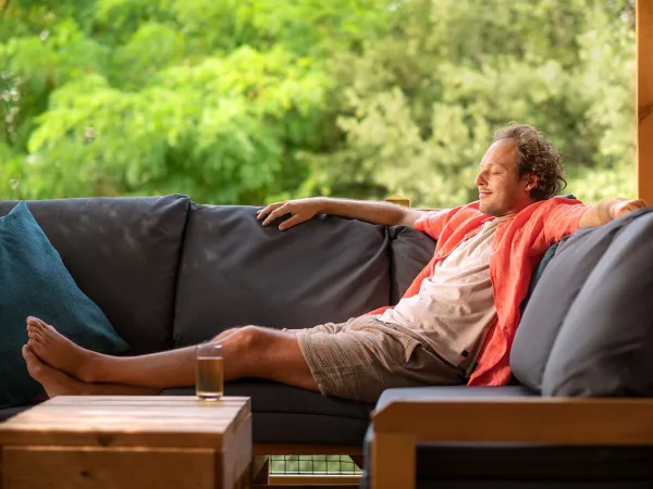 De loungebank van de Roan Comfort Plus lounge.