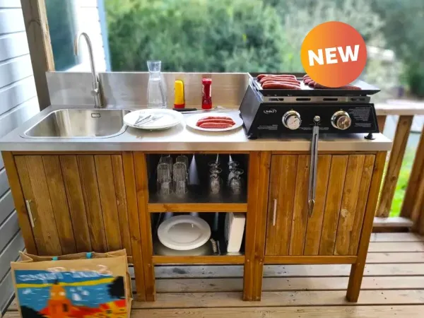 De Roan Premium Lounge beschikt over een buitenkeuken.