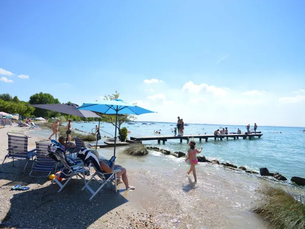 Sfeerbeeld strand bij Roan camping Delle Rose.