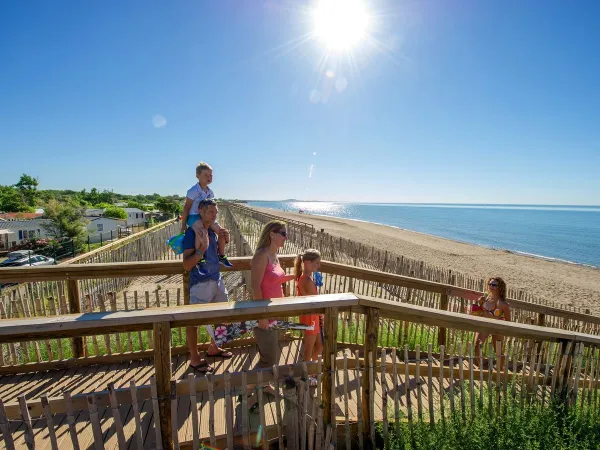 Het zandstrand bij Roan camping Méditerranée Plage.