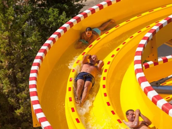 Glijdende mannen op Roan camping Du Verdon.