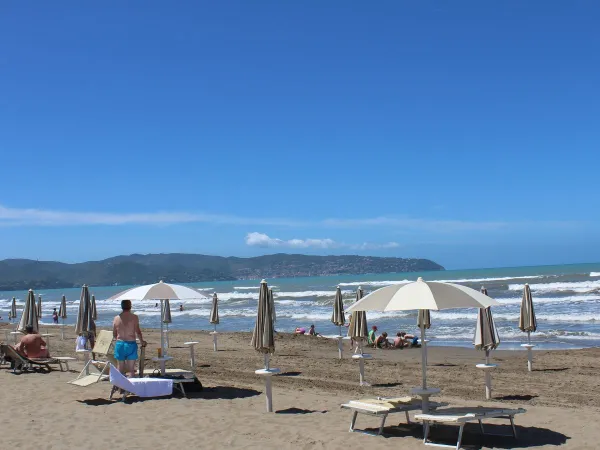 Het strand op Roan camping Orbetello.