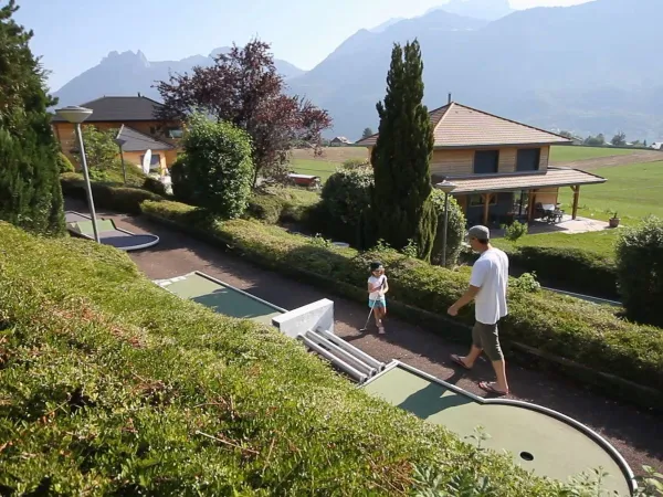 Minigolfbaan bij Roan camping L'Ideal.