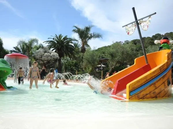 Waterpret bij kinderzwembad op Roan camping Rosselba.