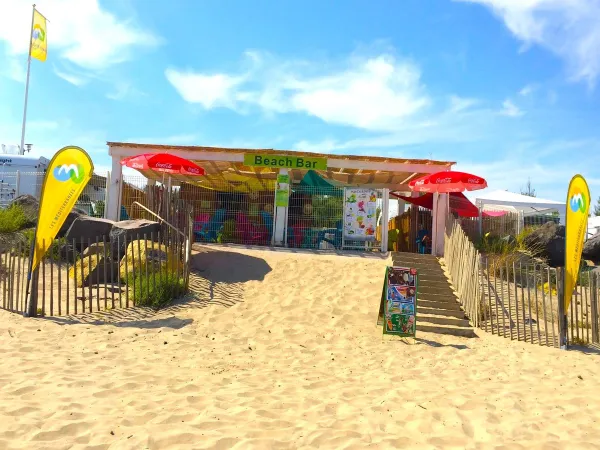 Beachbar bij Roan camping Beach Garden.