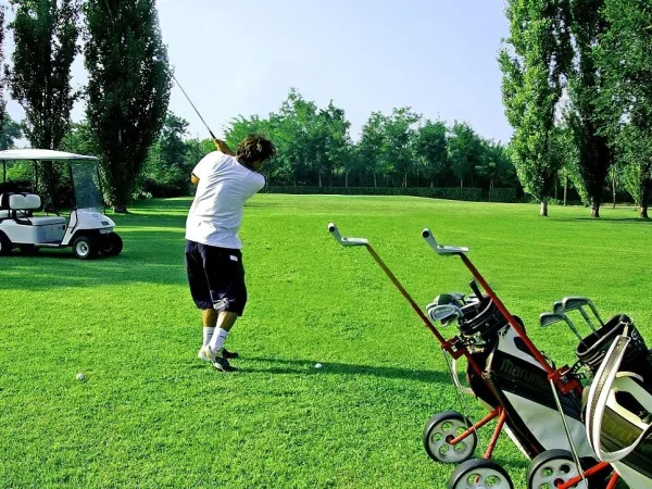 Golfen bij Roan camping Rubicone.