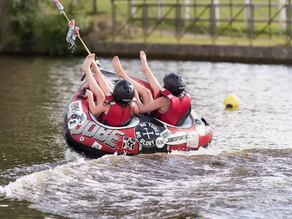 Wateractiviteit op Roan camping Des Ormes.