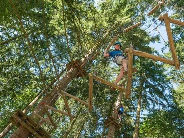 Klimactiviteiten bij Roan camping des Ormes.