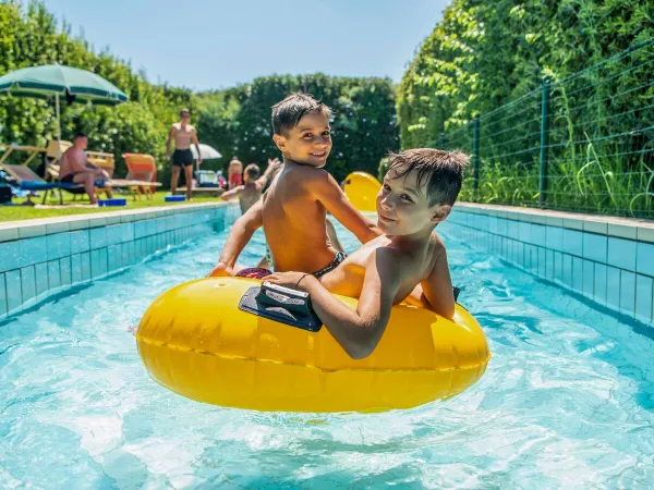 De lazy river op Roan camping Union Lido Mare.