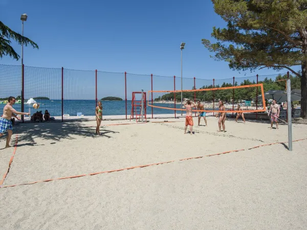 Beach volleybal op Roan camping Valkanela.