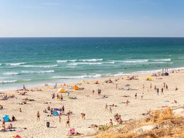 Het zandstrand bij Roan camping Le Vieux Port.