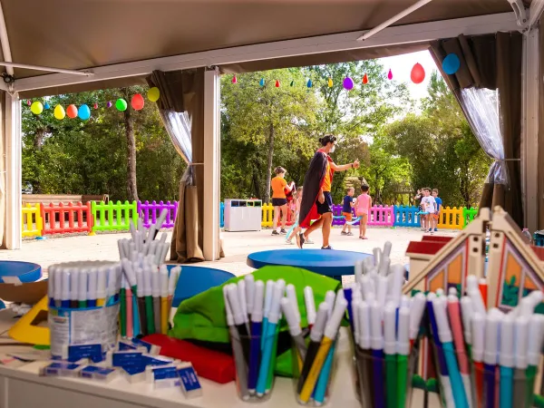 De miniclub van Roan camping hu Montescudaio village.
