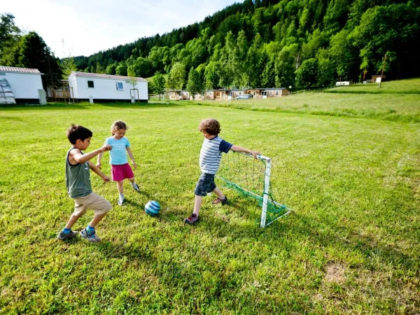 mini-voetbal op Roan camping Bella Austria.