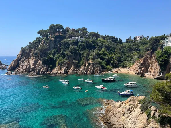 Prachtige baai van Blanes vlakbij Roan camping Bella Terra.