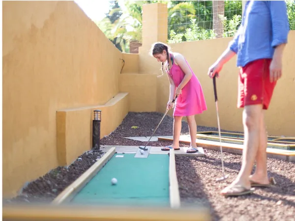 Mini golf op Roan camping Tucan.