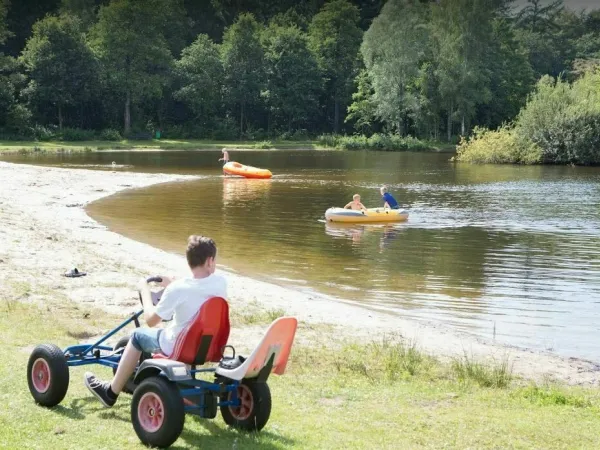 Spelende kinderen op Roan camping 't Veld.