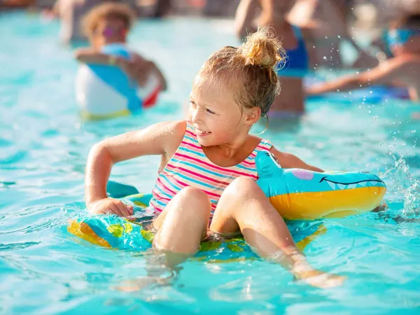 Waterpret bij kind op Roan camping La Grand Terre.