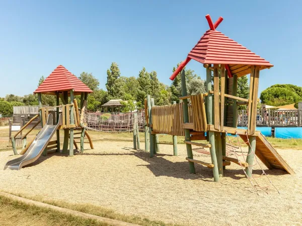 Kleine speeltuin op Roan camping Méditerranée Plage.