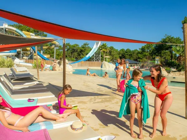 Het buitenzwembad op Roan camping Atlantic  Club Montalivet.