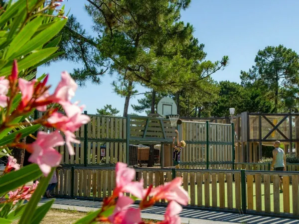 Multisportterrein op Roan camping Atlantic Club Montalivet.