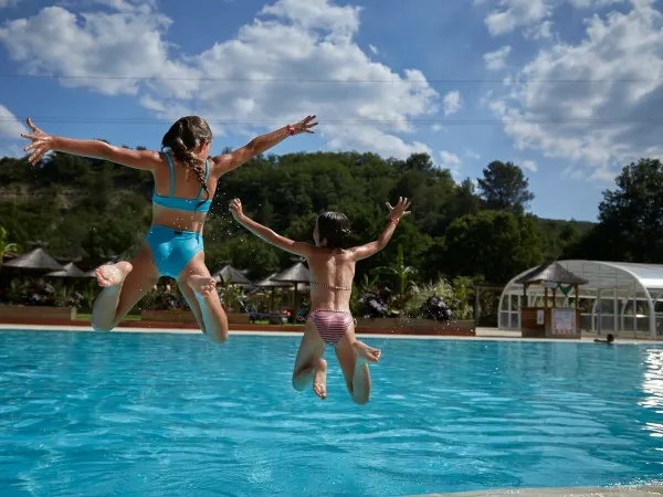 Genietende kinderen bij Roan camping Verdon Parc.