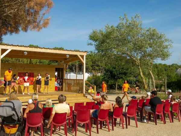 Kindershow op Roan camping Les Chardons Bleus de la Turballe.