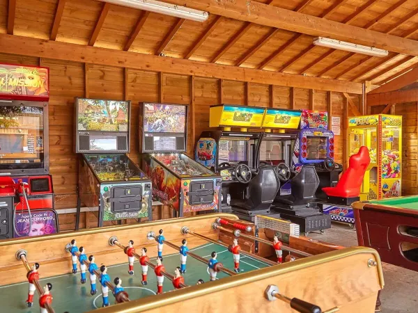 Speelautomaten op Roan camping Mayotte Vacances.