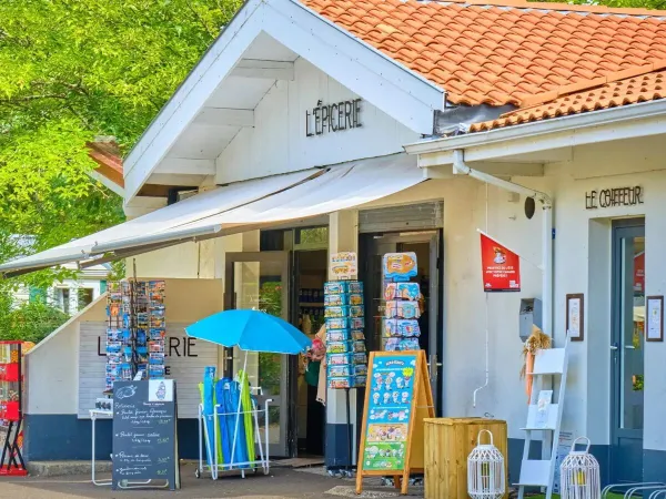 Het winkeltje op Roan camping Mayotte Vacances.