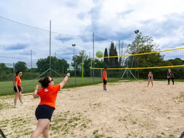 Voetbalveld op Roan camping hu I Pini village.