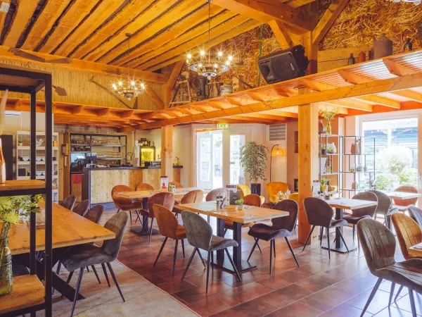 Brasserie 'de Koers' op Roan camping 't Veld.