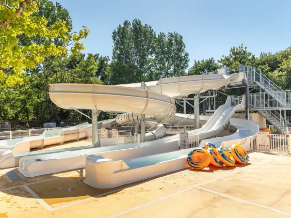 Nieuwe glijbanen (2024) op Roan camping Mayotte Vacances.