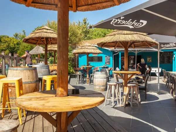 Gezellig barretje bij Roan camping Mayotte Vacances.