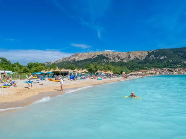 Strand op Roan camping Baška Beach Resort