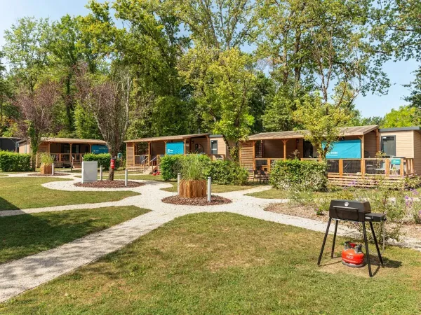 De Supreme Plus Lounge accommodaties op Roan camping Château de Fonrives.