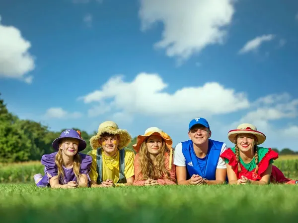 Animatieteam van Roan camping Terspegelt.