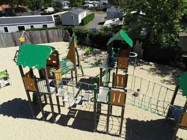 Speeltuin op Roan camping Le Domaine de Beaulieu.