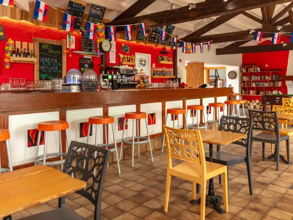 Restaurant op Roan camping Domaine de Beaulieu.