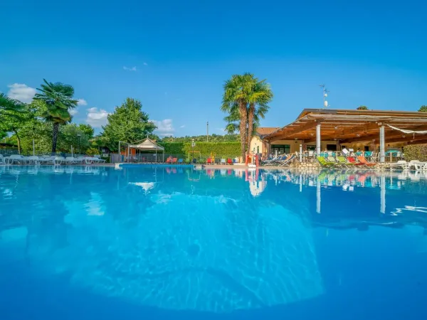 Het zwembad op Roan camping Okay Lido.