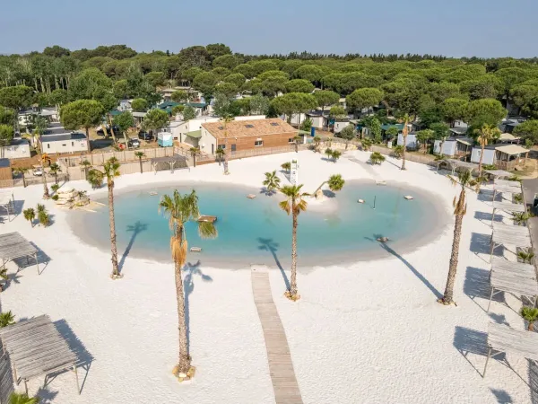 Lagunebad op Roan camping Domaine de La Yole.