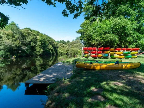 Kanoeën op rivier de D'Elle direct aan Roan camping Le Ty Nadan.