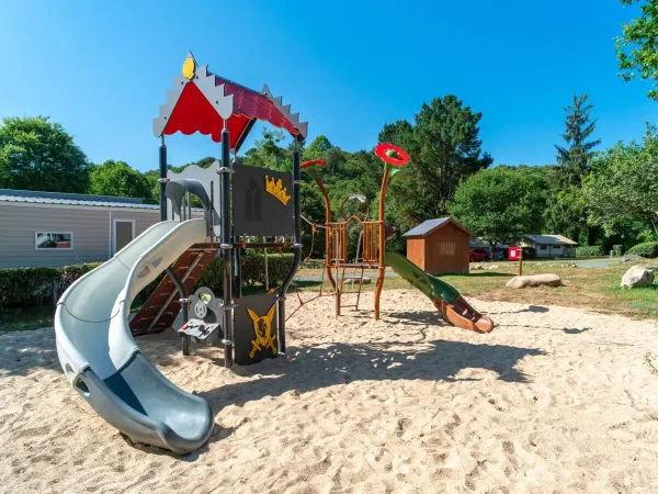 Eén van de speeltuintjes op Roan camping Le Ty Nadan.