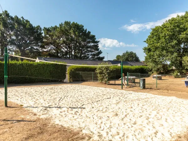 Beachvolleybal op Roan camping La Grande Métairie.