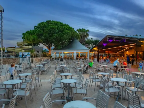 Terras op Roan camping Arinella Bianca.