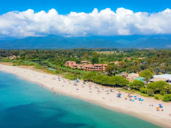 De Roan camping Arinella Bianca gelegen aan een mooi zandstrand.
