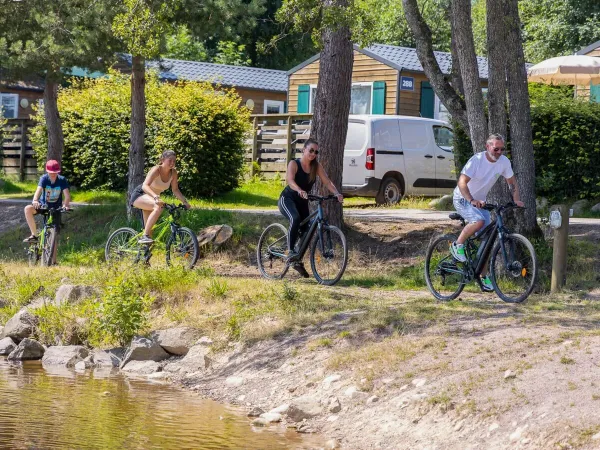 Fietsen op Roan camping Domaine des Bans.