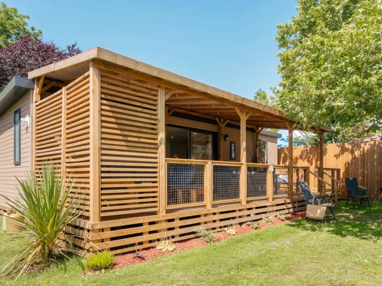 De stacaravan Supreme Plus Lounge op Roan camping La Vallée.