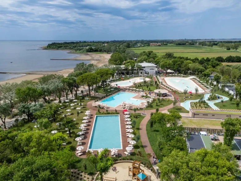 nieuwe zwembaden op Camping Tenuta Primero.
