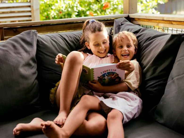 Blije kinderen op Roan camping La Baume.