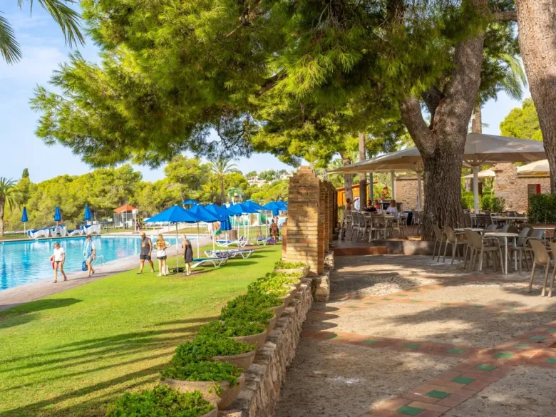 Het restaurant bij Roan camping Vilanova Park.