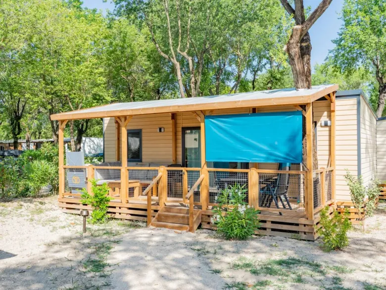 De stacaravan Premium Lounge op camping Tenuta Primero.